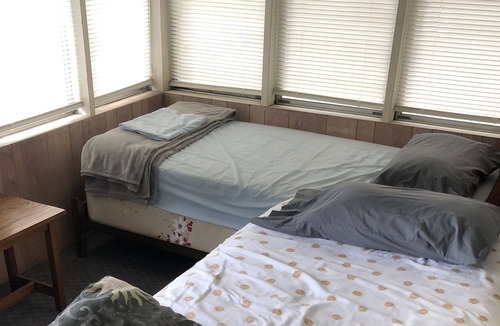 Lake View Cabin | Cozy cabin on Black Hawk Lake