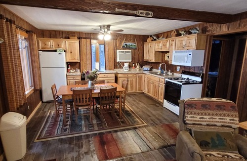 Stone Lake Cabin | Cozy cabin on class A Musky Lake - Lake Big Sissabagama - Pet Friendly