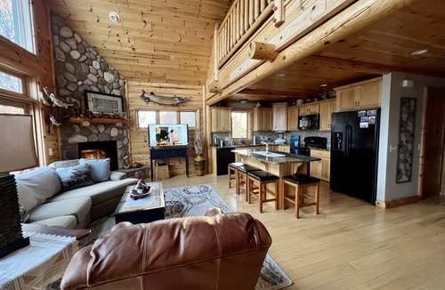 Merrimac Condo | Cozy Cabin on Lake Wisconsin nSkiing, Fishing & Hiking Retreat