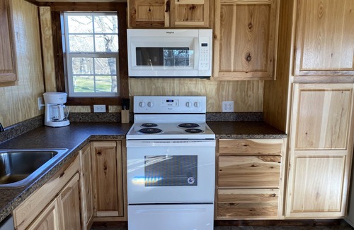 Pilot Point Cabin | Cozy Cabin on Ranch by Lake Ray Roberts!