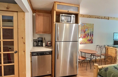 Taos Ski Valley Condo | Cozy Cabin on the Slopes
