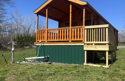 Waterloo Cabin | Cozy Cabin on the Canal