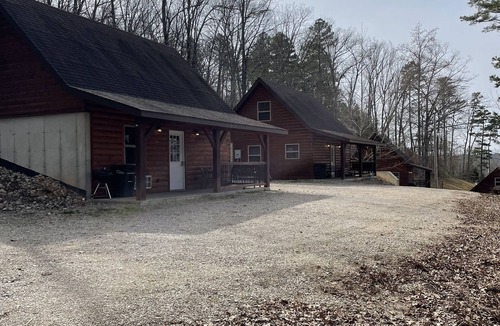 Van Buren Cabin | Cozy Cabin on the edge of town only 1/2 mile from Current River !