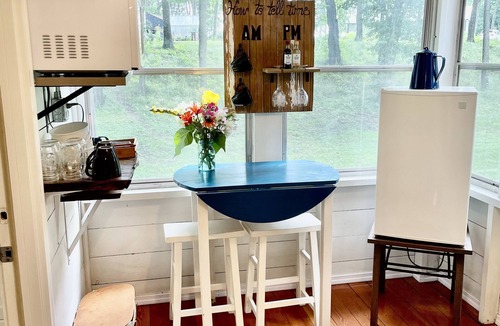 Janesville Cabin | Cozy cabin on the river!