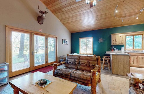 Mercer House | Cozy Cabin on the Turtle Flambeau Flowage, great for all seasons!