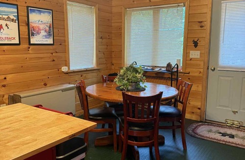 North New Portland Cabin | Cozy Cabin on the Carrabassett River, 30 minutes to Sugarloaf