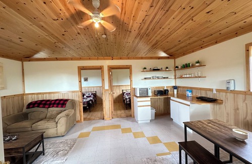 Neebing Cabin | Cozy cabin overlooking Lake Superior.