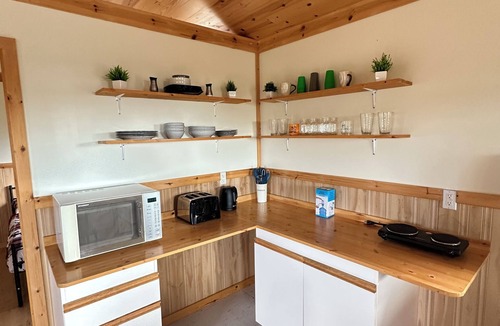 Neebing Cabin | Cozy cabin overlooking Lake Superior.