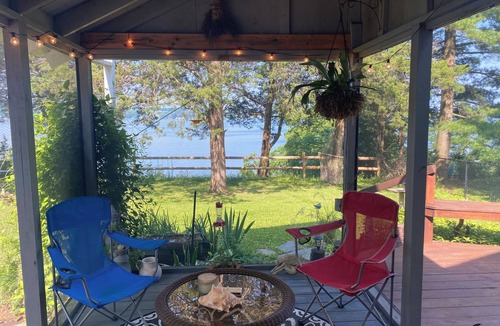 Town of Owasco Cabin | Cozy Cabin Overlooking Owasco Lake & Sunsets