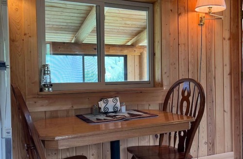 Conner Cabin | Cozy Cabin | Oxen-Le-Fields Montana