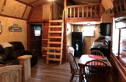 Hughes County Cabin | Cozy Cabin Rental on a Winery for a Romantic Weekend Getaway in Oklahoma