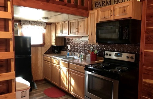 Hughes County Cabin | Cozy Cabin Rental on a Winery for a Romantic Weekend Getaway in Oklahoma