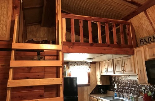 Hughes County Cabin | Cozy Cabin Rental on a Winery for a Romantic Weekend Getaway in Oklahoma