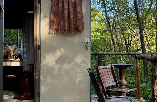 Edwardsville Cabin | Cozy Cabin Retreat in the Woods