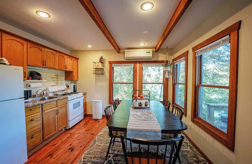 Milford Cabin | Cozy Cabin Steps from the Delaware River