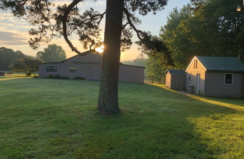 Caddo Gap Apartment | Cozy Cabin Suite by the Pond Wildlife, Kayaks + Quiet Escape