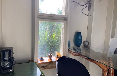 Mountain View Cabin | Cozy cabin under majestic banyan tree