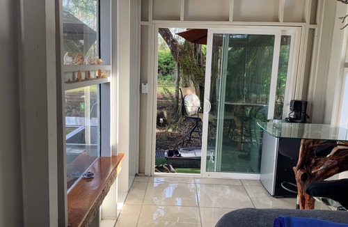 Mountain View Cabin | Cozy cabin under majestic banyan tree