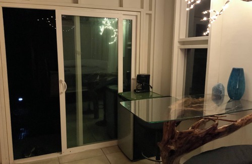 Mountain View Cabin | Cozy cabin under majestic banyan tree