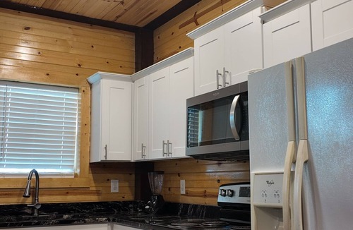 Elgin Cabin | Cozy Cabin