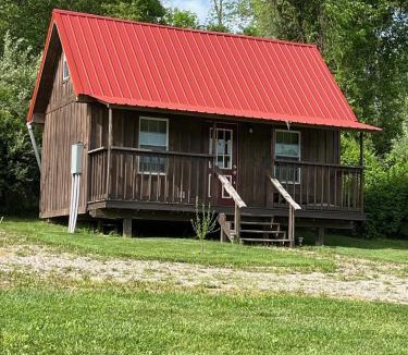 East Fultonham House | Cozy Cabin