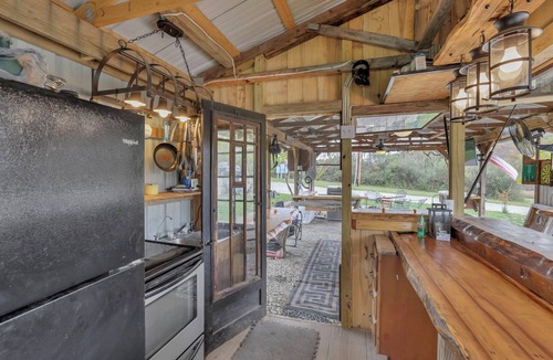 East Fultonham Cabin | Cozy Cabin