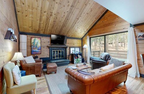 Overlook Park House | Cozy Cabin