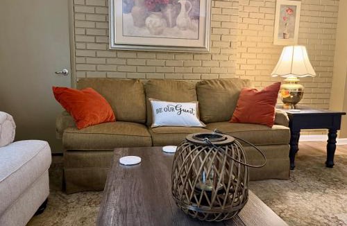 South Side Flats House | Cozy Cabin Vibe in the City