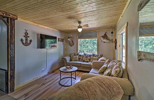 Elizabeth House | Cozy Cabin w/Backyard Oasis: 11 Mi to Marina