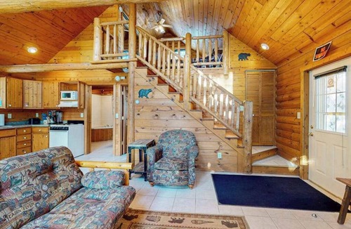Mercer House | Cozy cabin w/fireplace, whirlpool tub, access to private dock, & fire pit