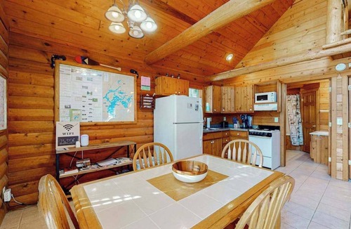 Mercer House | Cozy cabin w/fireplace, whirlpool tub, access to private dock, & fire pit