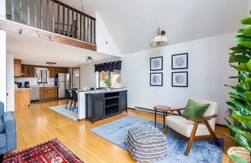 Ridgeway Ski Chalet | Cozy cabin w/hot tub, fire pit & dog-friendly