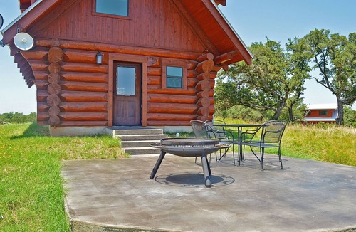 Marble Falls Cabin | Cozy Cabin w/King Loft, Lake Access & Country Views