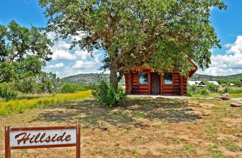 Marble Falls Cabin | Cozy Cabin w/King Loft, Lake Access & Country Views