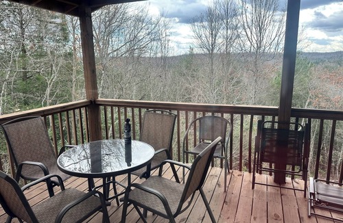 Whitley City Cabin | Cozy Cabin w/Mountain Views – 5 Miles to Cumberland Falls