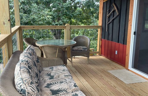 Bruno Cabin | Cozy cabin with 1 bedroom and WiFi, AC in enjoyable Everton AR 90 Acres