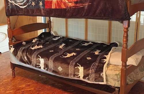 Texico Cabin | Cozy cabin with 1 bedroom and WiFi, AC in enjoyable Opdyke