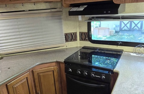 Cleburne Cabin | Cozy cabin with AC and WiFi in lovely Cleburne