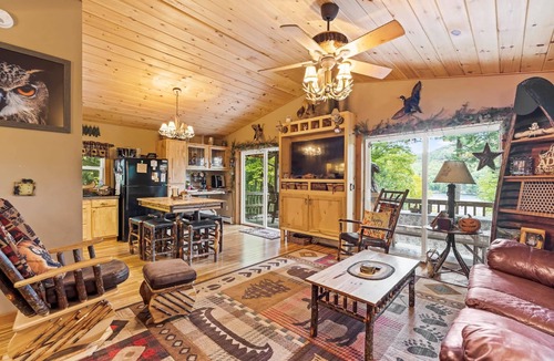 Fort Ann House | Cozy Cabin with direct lake access