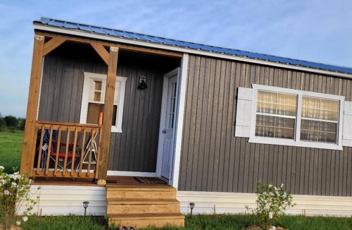 Durant Cabin | Cozy cabin with hot tub just 5 minutes from casino on 36 acres