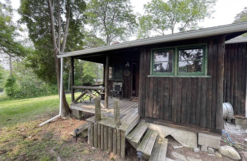 Canandaigua Cabin | Cozy Cabin with Hot Tub!
