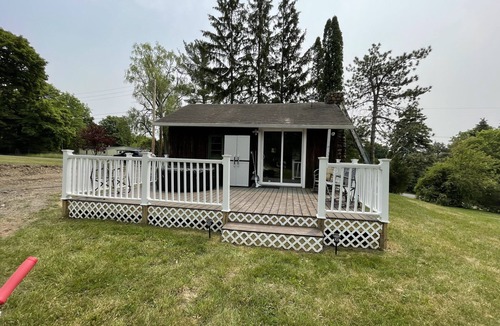Canandaigua Cabin | Cozy Cabin with Hot Tub!