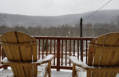 Shandaken Cabin | Cozy Cabin with Huge Deck!