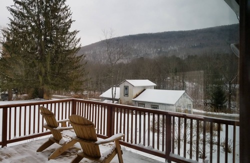 Shandaken Cabin | Cozy Cabin with Huge Deck!
