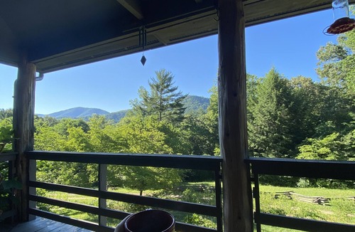 Glasgow Cabin | Cozy Cabin with Incredible Views
