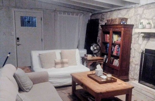 Travis Landing Cabin | Cozy cabin with lake access