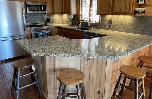 Day Cabin | Cozy Cabin with Lake Access