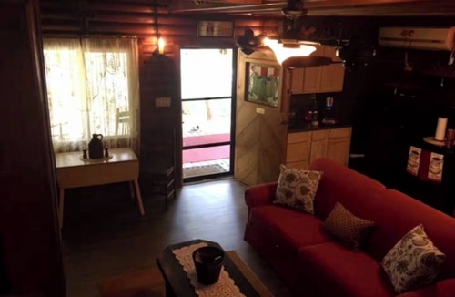 Cunningham Cabin | Cozy cabin with pond