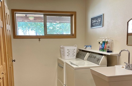 Kimberly Cabin | Cozy Cabin with River Access optional full 50amp RV hook-ups onsite