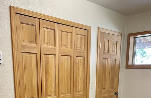 Kimberly Cabin | Cozy Cabin with River Access optional full 50amp RV hook-ups onsite